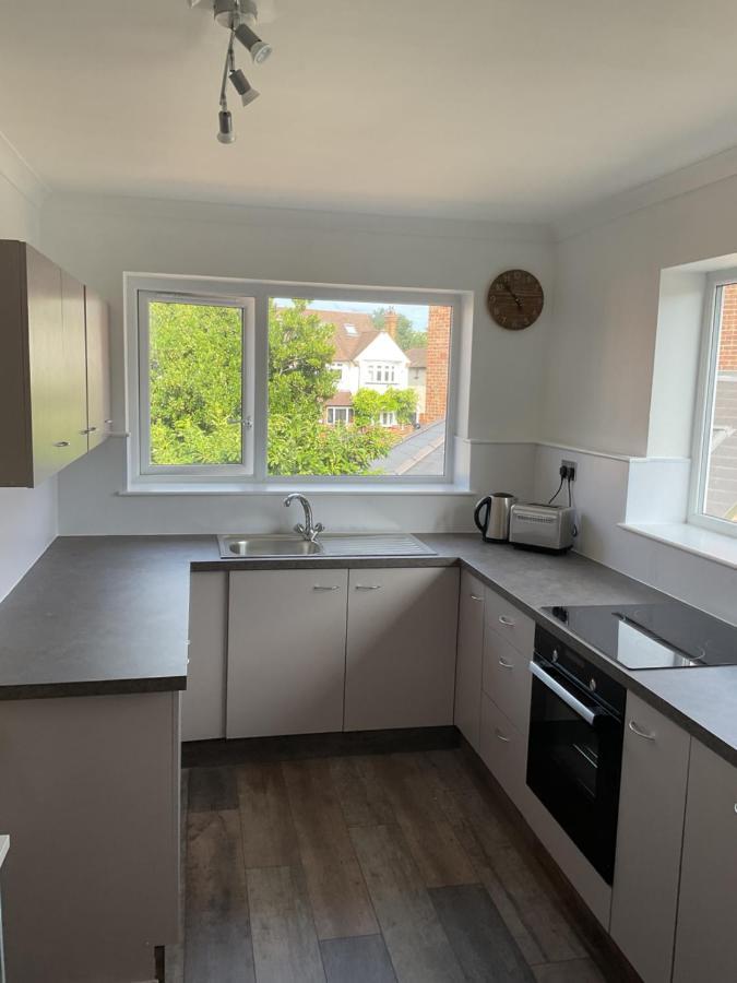 Large 2-Bedroom Maisonette With Free Parking Twickenham Buitenkant foto